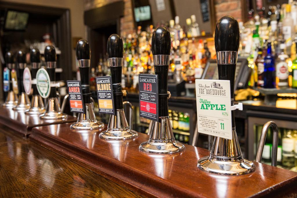 The Duke Of Edinburgh Hotel & Bar Barrow-in-Furness Bagian luar foto