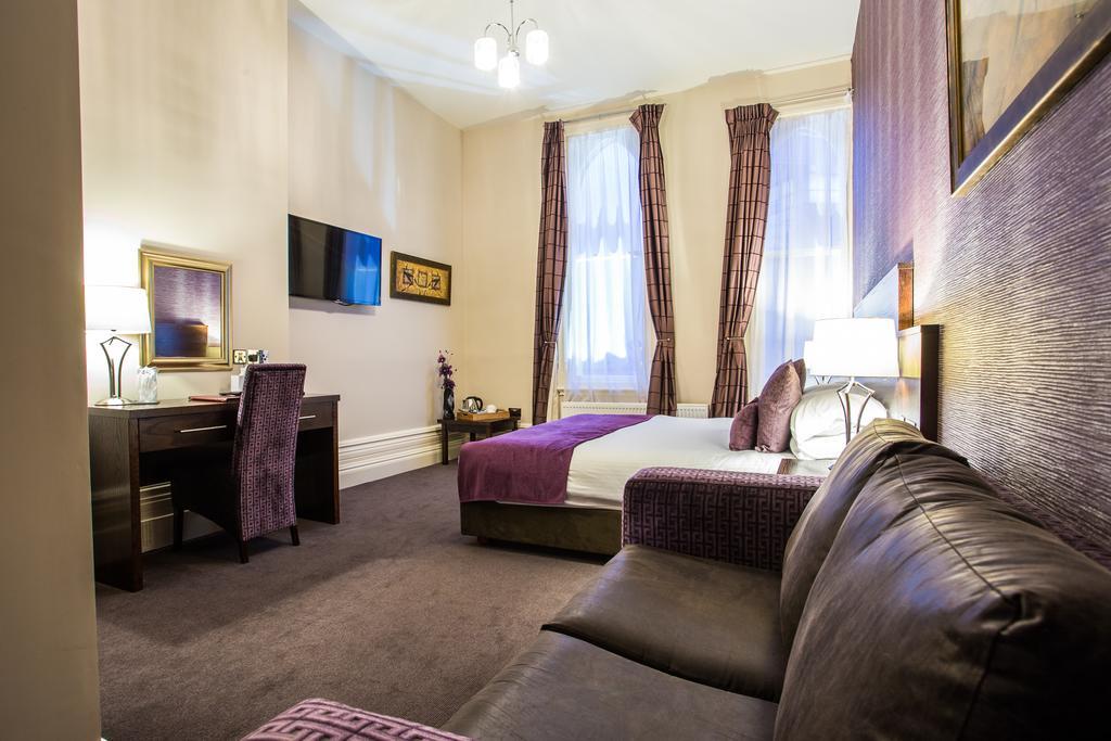 The Duke Of Edinburgh Hotel & Bar Barrow-in-Furness Bagian luar foto