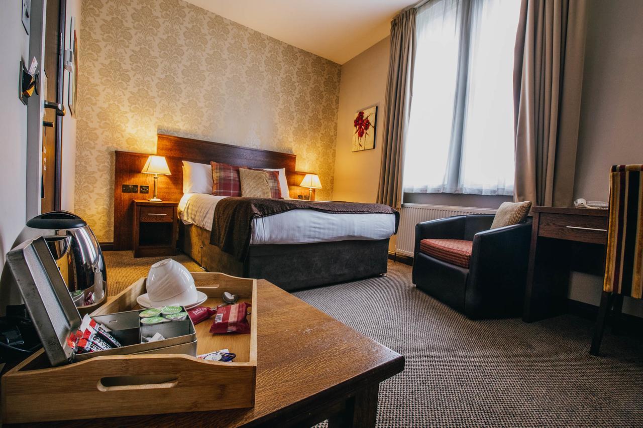 The Duke Of Edinburgh Hotel & Bar Barrow-in-Furness Bagian luar foto