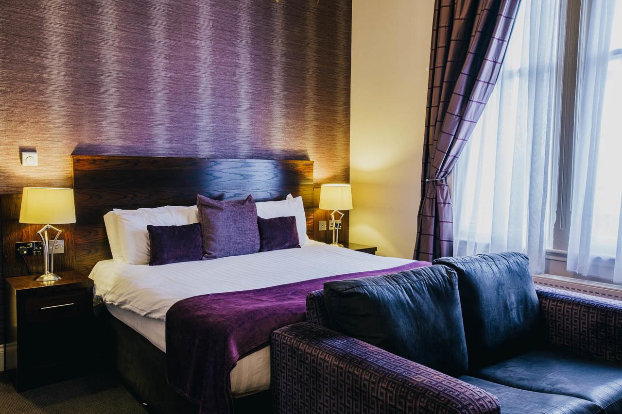 The Duke Of Edinburgh Hotel & Bar Barrow-in-Furness Bagian luar foto