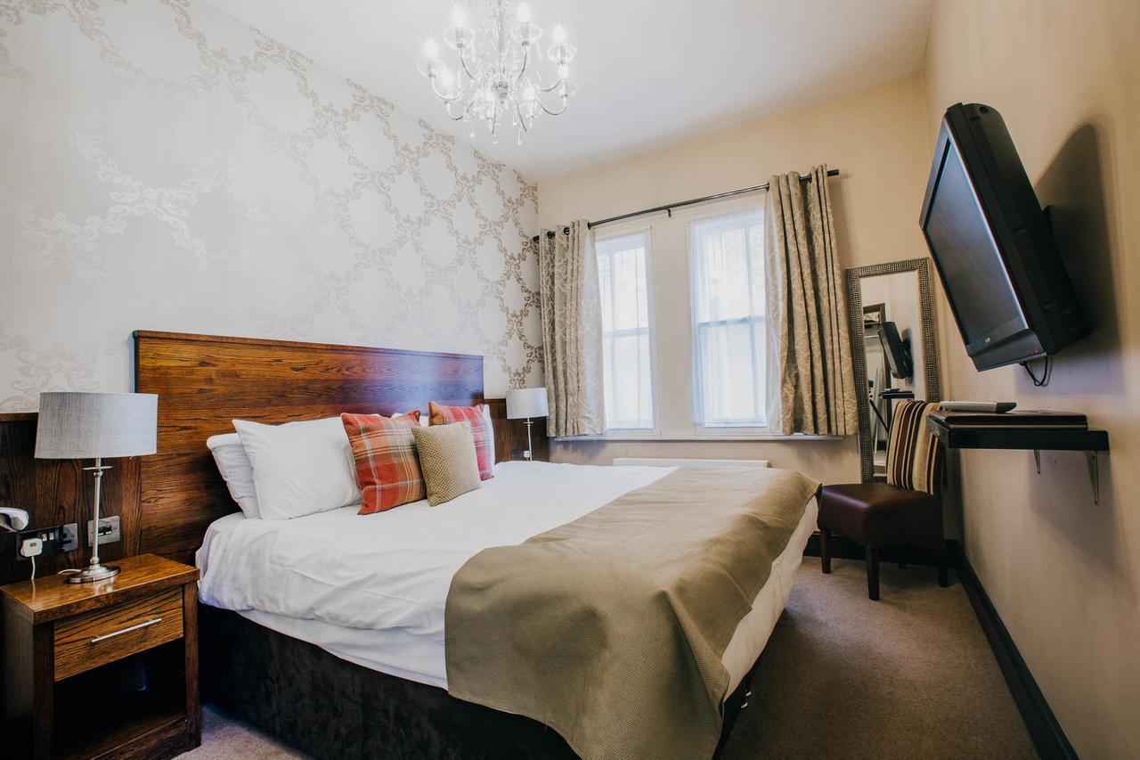 The Duke Of Edinburgh Hotel & Bar Barrow-in-Furness Bagian luar foto