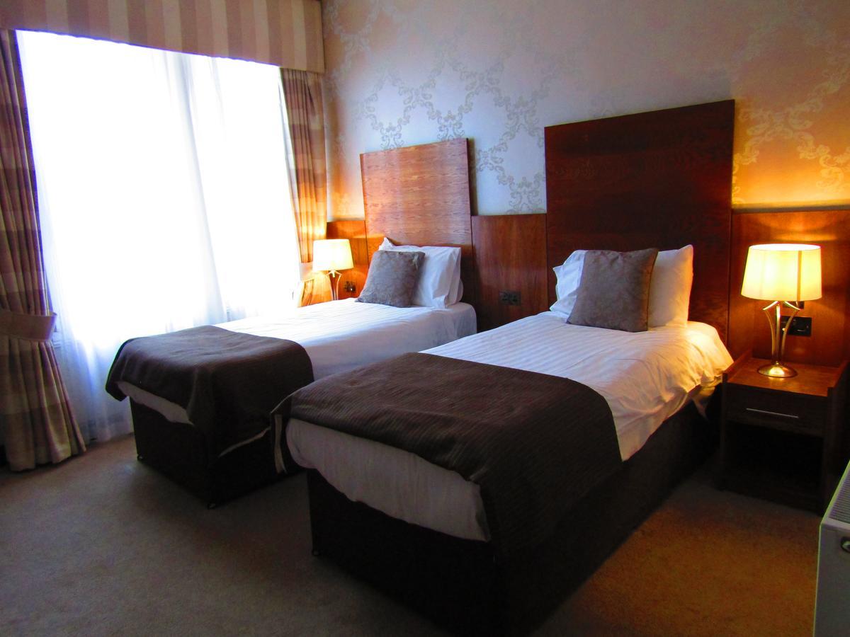 The Duke Of Edinburgh Hotel & Bar Barrow-in-Furness Bagian luar foto