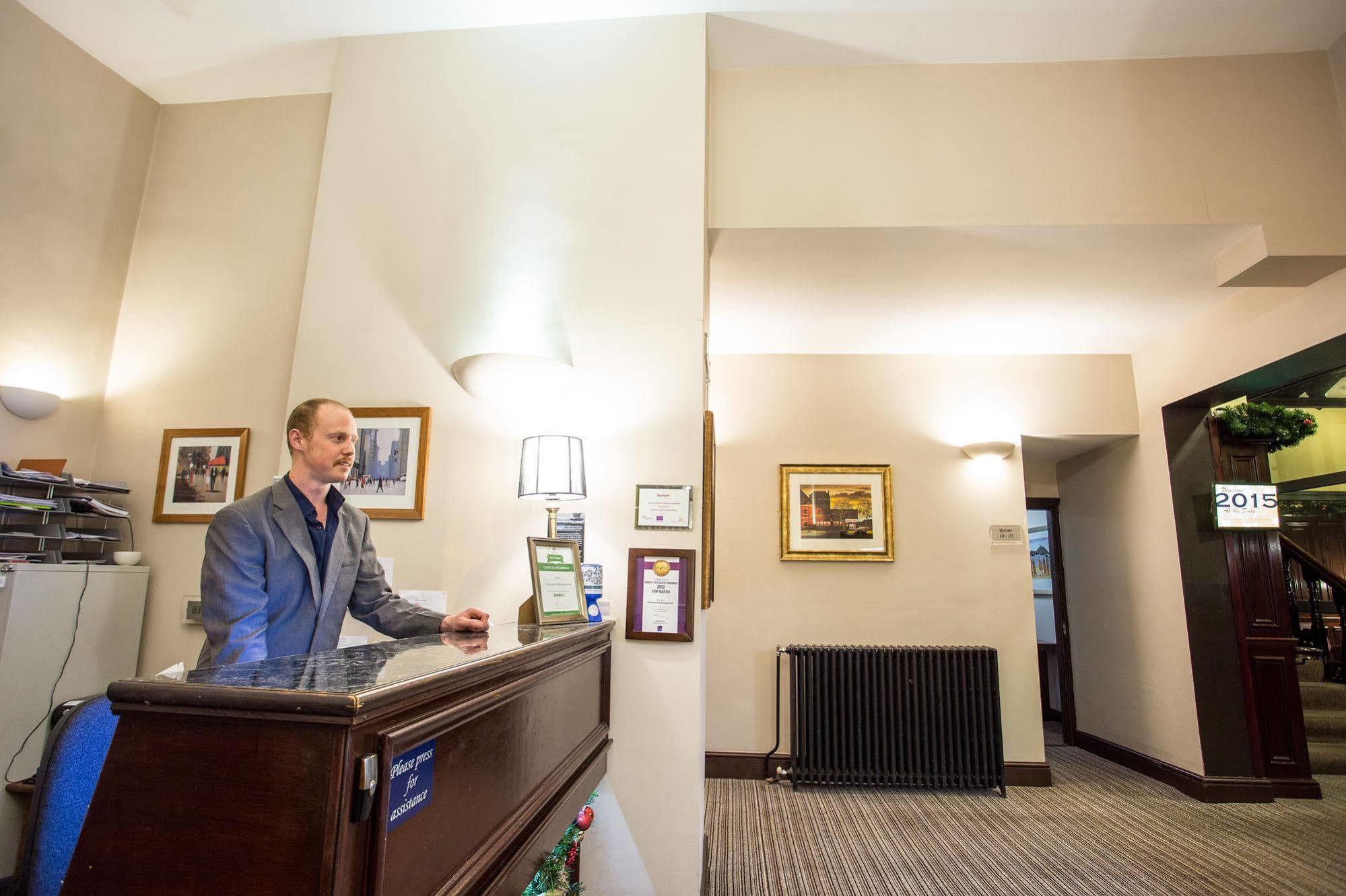 The Duke Of Edinburgh Hotel & Bar Barrow-in-Furness Bagian luar foto